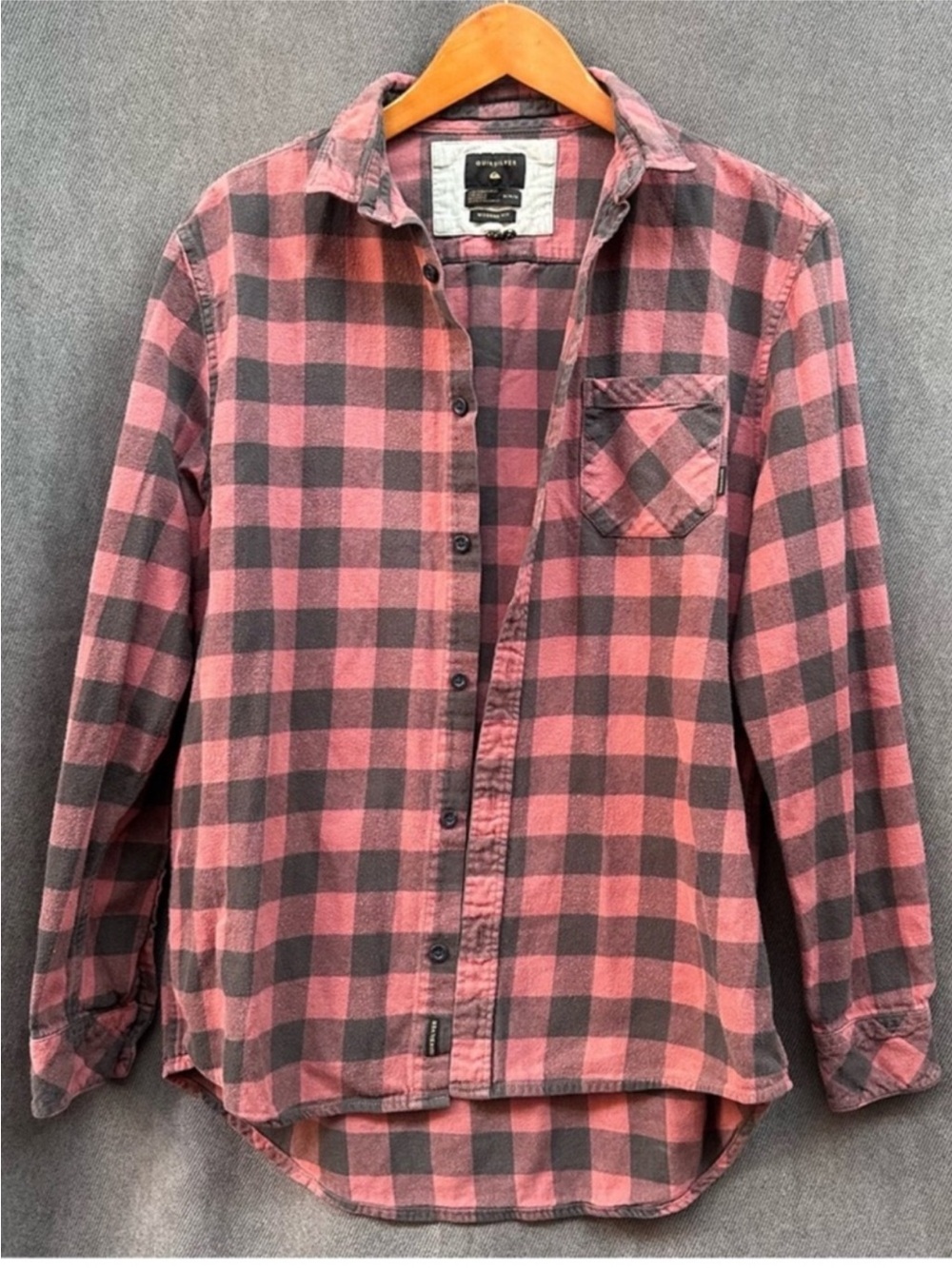 Quicksilver plaid flannel pink & grey shirt men’s modern fit